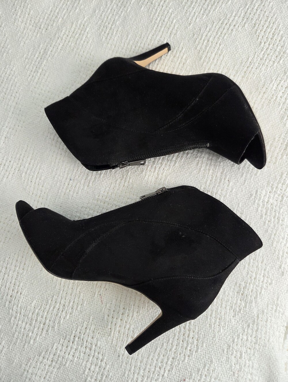 Nine West Haydah Peep Toe Suede Bootie - Sz 8